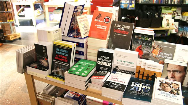 Un présentoir de livres Un présentoir de livres