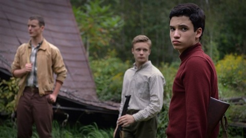 Félix-Antoine Duval, Antoine L'Écuyer et Anthony Therrien dans <em>Corbo</em>, de Mathieu Denis Félix-Antoine Duval, Antoine L'Écuyer et Anthony Therrien dans <em>Corbo</em>, de Mathieu Denis