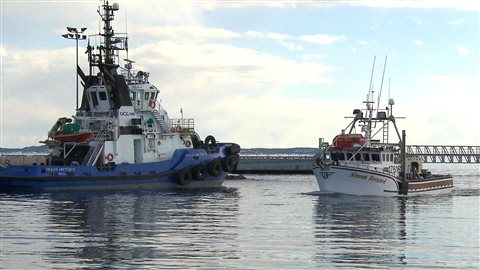 Le navire Simon-Bernard au quai de Sept-Îles Le navire Simon-Bernard au quai de Sept-Îles