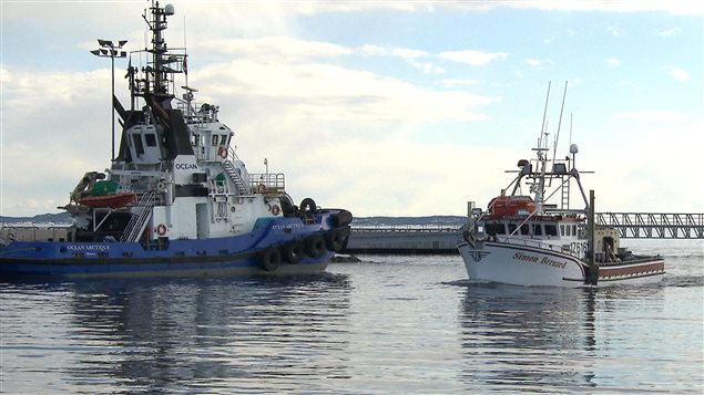 Le navire Simon-Bernard au quai de Sept-Îles Le navire Simon-Bernard au quai de Sept-Îles