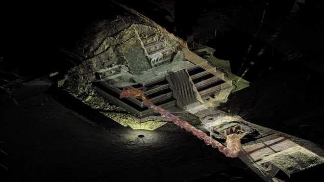 Le tunnel découvert sous le temple de Quetzalcoatl dans l'ancienne cité de Teotihuacan pourrait déboucher sur une tombe royale, selon les archéologues. Le tunnel découvert sous le temple de Quetzalcoatl dans l'ancienne cité de Teotihuacan pourrait déboucher sur une tombe royale, selon les archéologues.