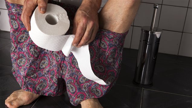 Un homme à la toilette Un homme à la toilette