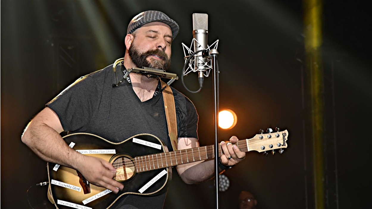 Le chanteur Stef Paquette en répétition, avant le 8e Gala des Trille Or, à Ottawa. (07-05-15)