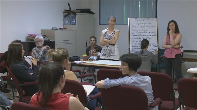 Le groupe pour le développement d'une école primaire alternative à Rimouski pense à se tourner vers le privé. Le groupe pour le développement d'une école primaire alternative à Rimouski pense à se tourner vers le privé.