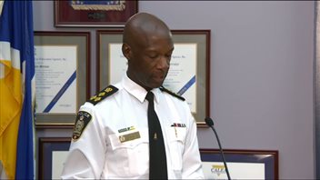 Le chef du Service de police de Winnipeg, Devon Clunis. Le chef du Service de police de Winnipeg, Devon Clunis.