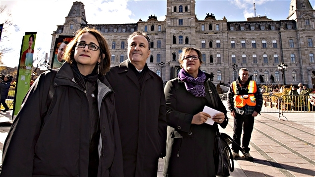 Francine Lévesque (CSN), Daniel Boyer (FTQ) et Lucie Martineau (SISP), du front commun Francine Lévesque (CSN), Daniel Boyer (FTQ) et Lucie Martineau (SISP), du front commun