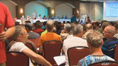 Mille travailleurs ont pris part aux deux assemblées convoquées par leur syndicat Mille travailleurs ont pris part aux deux assemblées convoquées par leur syndicat