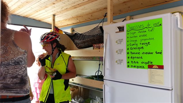 L'Épicerie mobile est de plus en plus populaire dans La Mitis. L'Épicerie mobile est de plus en plus populaire dans La Mitis.