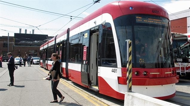 L'un des nouveaux tramways de Toronto fabriqués par Bombardier L'un des nouveaux tramways de Toronto fabriqués par Bombardier