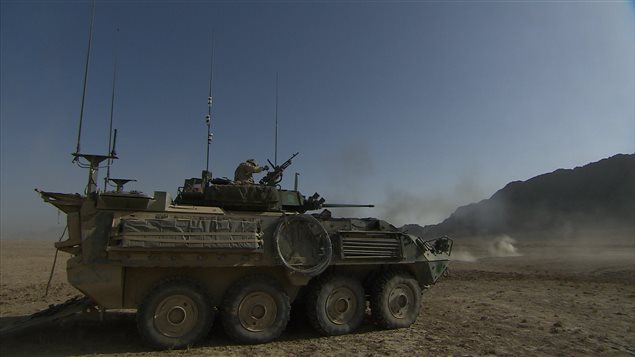 Un véhicule blindé léger canadien, construit par General Dynamics, en Afghanistan. Un véhicule blindé léger canadien, construit par General Dynamics, en Afghanistan.
