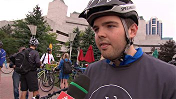 Clark Trivers, coordinateur de programme à l'Écoquartier d'Ottawa-Centre. Clark Trivers, coordinateur de programme à l'Écoquartier d'Ottawa-Centre.