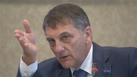 Le président du Réseau de santé Vitalité, Gilles Lanteigne, lors d'une réunion publique du réseau, le 10 octobre 2015, à Moncton Le président du Réseau de santé Vitalité, Gilles Lanteigne, lors d'une réunion publique du réseau, le 10 octobre 2015, à Moncton