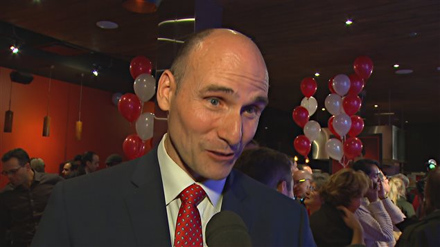 Jean-Yves Duclos promet de revoir le dossier du port de Québec. Jean-Yves Duclos promet de revoir le dossier du port de Québec.