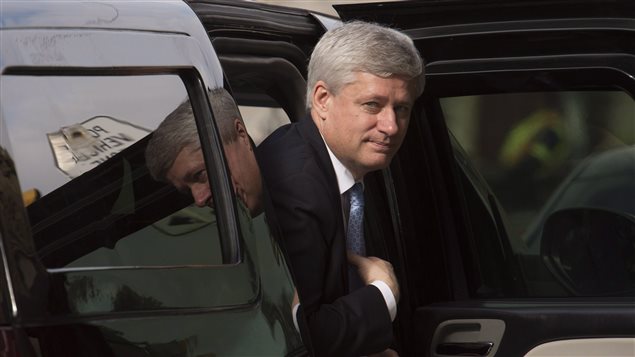 Stephen Harper a remercié les employés de l'État pour leur soutien durant les trois mandats conservateurs.
Stephen Harper a remercié les employés de l'État pour leur soutien durant les trois mandats conservateurs.