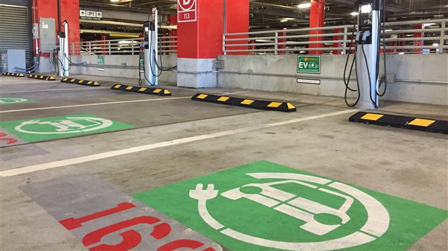 À Atlanta, les stations de recharge ont poussé comme des champignons. À Atlanta, les stations de recharge ont poussé comme des champignons.