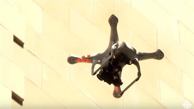 Un drone pour inspecter les bâtiments Un drone pour inspecter les bâtiments