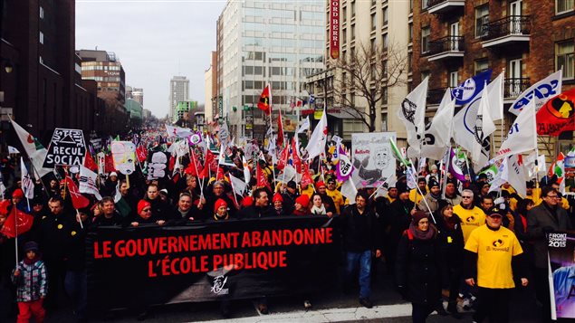 Les manifestants dans les rues de Montréal Les manifestants dans les rues de Montréal