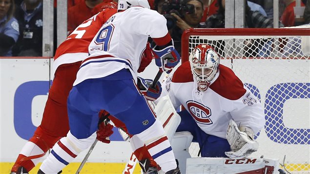 Dustin Tokarski a fait plusieurs bons arrêts en première période. Dustin Tokarski a fait plusieurs bons arrêts en première période.