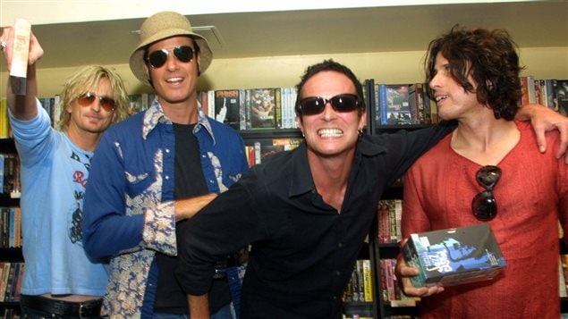 Le groupe Stone Temple Pilots en 2001 Le groupe Stone Temple Pilots en 2001