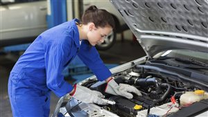 Le monde de l'automobile, toujours une affaire d'hommes