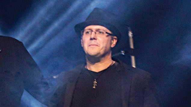 Phillip Nolan, à l'époque où il jouait dans un groupe avec Stephen Harper. Phillip Nolan, à l'époque où il jouait dans un groupe avec Stephen Harper.