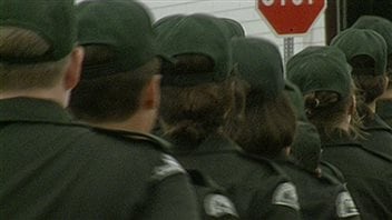 La Défense nationale dit prendre très au sérieux les allégations concernant des actes sexuels inappropriés impliquant des cadets. La Défense nationale dit prendre très au sérieux les allégations concernant des actes sexuels inappropriés impliquant des cadets.