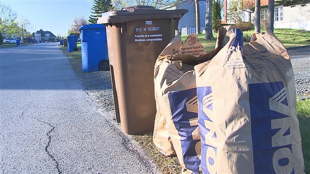 Bac brun pour le compostage à Rimouski Bac brun pour le compostage à Rimouski