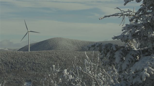 Éoliennes dans les montagnes gaspésiennes Éoliennes dans les montagnes gaspésiennes