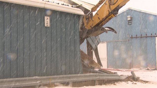 Début de la démolition d'anciens édifices à la place Evraz de Regina. Début de la démolition d'anciens édifices à la place Evraz de Regina.