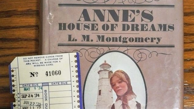 Le livre de la série Anne of Green Gables a été retourné à la bibliothèque municipale de St-Albert après 38 ans. Le livre de la série Anne of Green Gables a été retourné à la bibliothèque municipale de St-Albert après 38 ans.