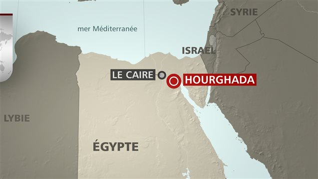 Une attaque menée contre un hôtel en Égypte a causé la mort d'un assaillant et a blessé deux touristes. Une attaque menée contre un hôtel en Égypte a causé la mort d'un assaillant et a blessé deux touristes.