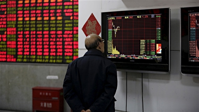 Les investisseurs chinois sont inquiets face à la volatilité des marchés. Les investisseurs chinois sont inquiets face à la volatilité des marchés.