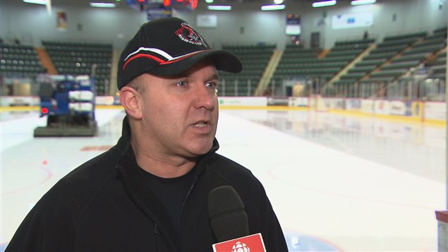 Dany Plourde, organisateur de plusieurs tournois de hockey à Rivière-du-Loup. Dany Plourde, organisateur de plusieurs tournois de hockey à Rivière-du-Loup.