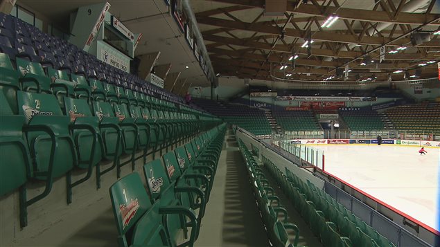 Les bancs au Colisée Financière Sun Life de Rimouski. Les bancs au Colisée Financière Sun Life de Rimouski.