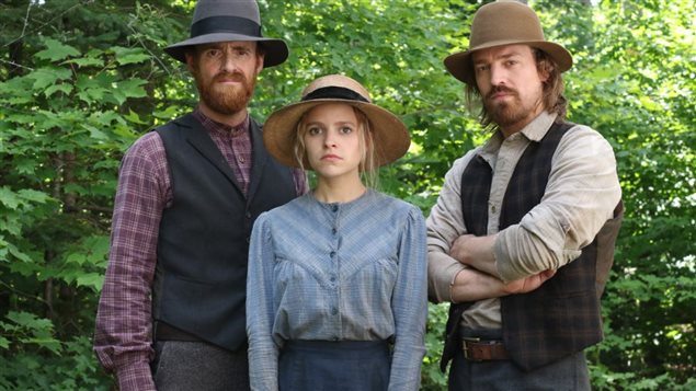Les principaux personnages de la série « Les pays d'en haut » : Séraphin Poudrier (Vincent Leclerc), Donalda Laloge (Sarah Jeanne Labrosse) et Alexis Labranche, (Maxime Le Flaguais) Les principaux personnages de la série « Les pays d'en haut » : Séraphin Poudrier (Vincent Leclerc), Donalda Laloge (Sarah Jeanne Labrosse) et Alexis Labranche, (Maxime Le Flaguais)