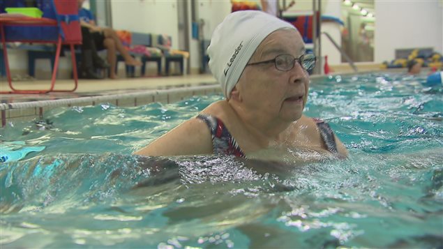 Andrée Lagueux, 90 ans, adeptes d'aquaforme. Andrée Lagueux, 90 ans, adeptes d'aquaforme.
