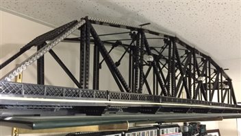 16 000 pièces de LEGO font partie de la structure d’André Lalonde 16 000 pièces de LEGO font partie de la structure d’André Lalonde