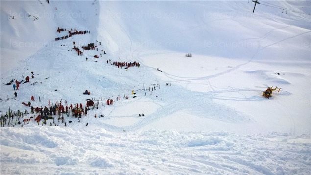 En France, une avalanche a entraîné la mort d'au moins deux skieurs. En France, une avalanche a entraîné la mort d'au moins deux skieurs.
