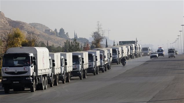 Pour une deuxième fois cette semaine de l'aide humanitaire est acheminée jusqu'à Madaya, en Syrie. Pour une deuxième fois cette semaine de l'aide humanitaire est acheminée jusqu'à Madaya, en Syrie.