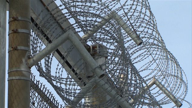 Les Autochtones représentent maintenant plus du quart de la population des prisons fédérales. Les Autochtones représentent maintenant plus du quart de la population des prisons fédérales.
