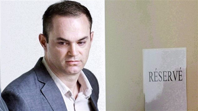 L'ex-cardiologue Guy Turcotte a appris aujourd'hui qu'il ne pourra pas obtenir de libération conditionnelle avant 17 ans. L'ex-cardiologue Guy Turcotte a appris aujourd'hui qu'il ne pourra pas obtenir de libération conditionnelle avant 17 ans.