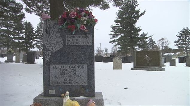 Tombe d'Aurore l'enfant martyre à Fortierville Tombe d'Aurore l'enfant martyre à Fortierville
