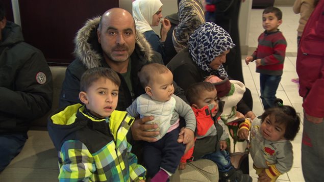 Cette famille fait partie des quelque 500 réfugiés syriens qui sont arrivés à Ottawa dans les dernières semaines. Cette famille fait partie des quelque 500 réfugiés syriens qui sont arrivés à Ottawa dans les dernières semaines.