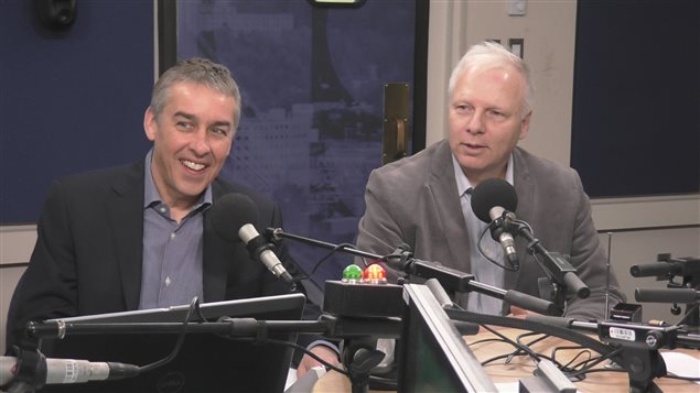 Nicolas Marceau et Jean-François Lisée au micro de Café, boulot, Dodo, avant la tenue du caucus du Parti québécois Nicolas Marceau et Jean-François Lisée au micro de Café, boulot, Dodo, avant la tenue du caucus du Parti québécois