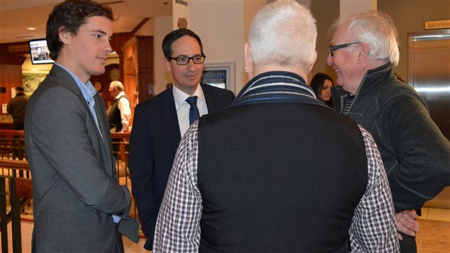 L'ex-député de Chicoutimi, Stéphane Bédard, a rencontré des militants du Parti québécois L'ex-député de Chicoutimi, Stéphane Bédard, a rencontré des militants du Parti québécois