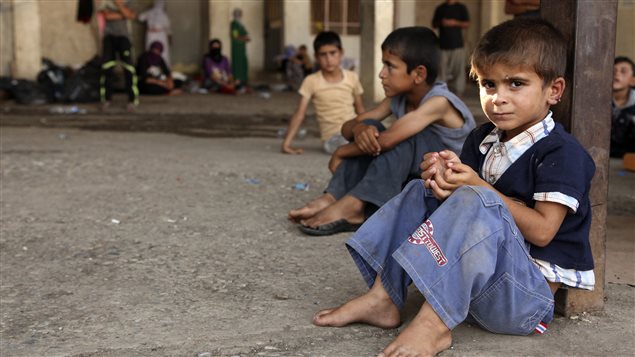 Les violences du groupe armé État islamique ont forcé des milliers de Yézidis à fuir leurs communautés. Le pays compte en tout 3,2 millions de personnes déplacées (archives). Les violences du groupe armé État islamique ont forcé des milliers de Yézidis à fuir leurs communautés. Le pays compte en tout 3,2 millions de personnes déplacées (archives).