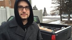 Joshua Toth dit que le bas prix de l'essence est un couteau à deux tranchants en Alberta parce que le bas prix du pétrole frappe durement l'économie. Joshua Toth dit que le bas prix de l'essence est un couteau à deux tranchants en Alberta parce que le bas prix du pétrole frappe durement l'économie.