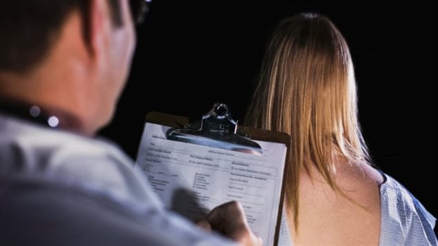 Au cours des 15 dernières années, au moins 250 médecins ont été sanctionnés à travers le Canada pour diverses infractions reliées à leur comportement, selon une enquête de CBC de leurs dossiers de discipline. Au cours des 15 dernières années, au moins 250 médecins ont été sanctionnés à travers le Canada pour diverses infractions reliées à leur comportement, selon une enquête de CBC de leurs dossiers de discipline.