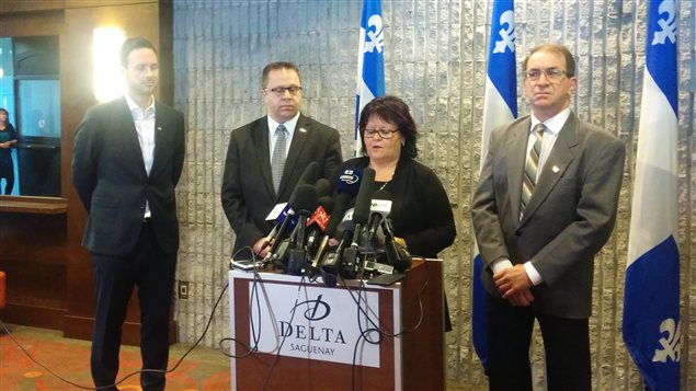 Le député Alexandre Cloutier en compagnie des présidents de trois commissions scolaires du Saguenay-Lac-Saint-Jean Le député Alexandre Cloutier en compagnie des présidents de trois commissions scolaires du Saguenay-Lac-Saint-Jean