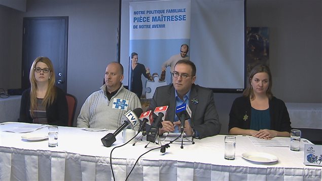 Les représentants des centres de la petite enfance se mobilisent contre les coupes dans les services de garde Les représentants des centres de la petite enfance se mobilisent contre les coupes dans les services de garde